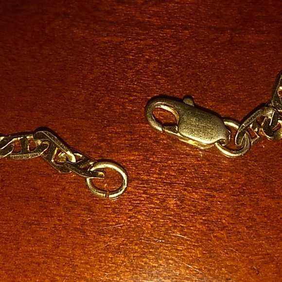 Beautiful Unisex Gold Necklace - Picture 6 of 6